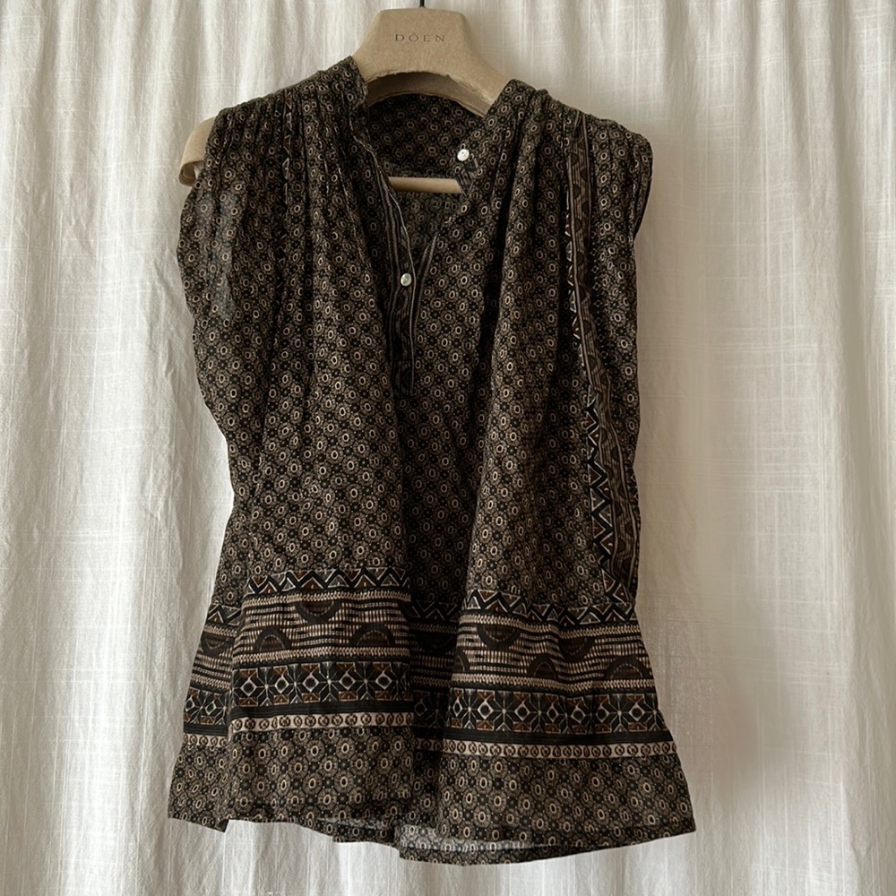Doen sleeveless blouse